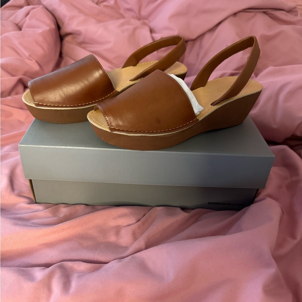 Kenneth Cole Reaction fine glass platform sandal